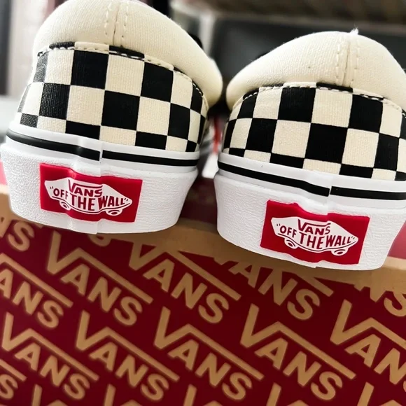 Vans Little Kids Classic Slip-On Checkerboard Shoe, Size 2.5 - Picture 3 of 8